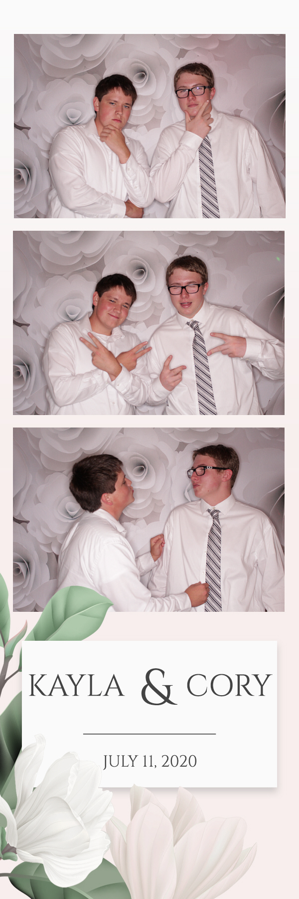 Kayla and Cory Wedding | View more photos from the event at gallery.photoboothbillings.com/u/PhotoBoothBillings/Kayla-and-Cory-Wedding